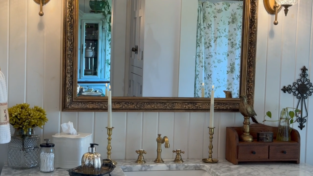 Fall decorating ideas for a cozy cottage bathroom in our 1840s historic home with vintage accents and warm autumn touches.
